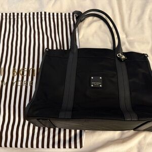 Henri bendel tote (black)